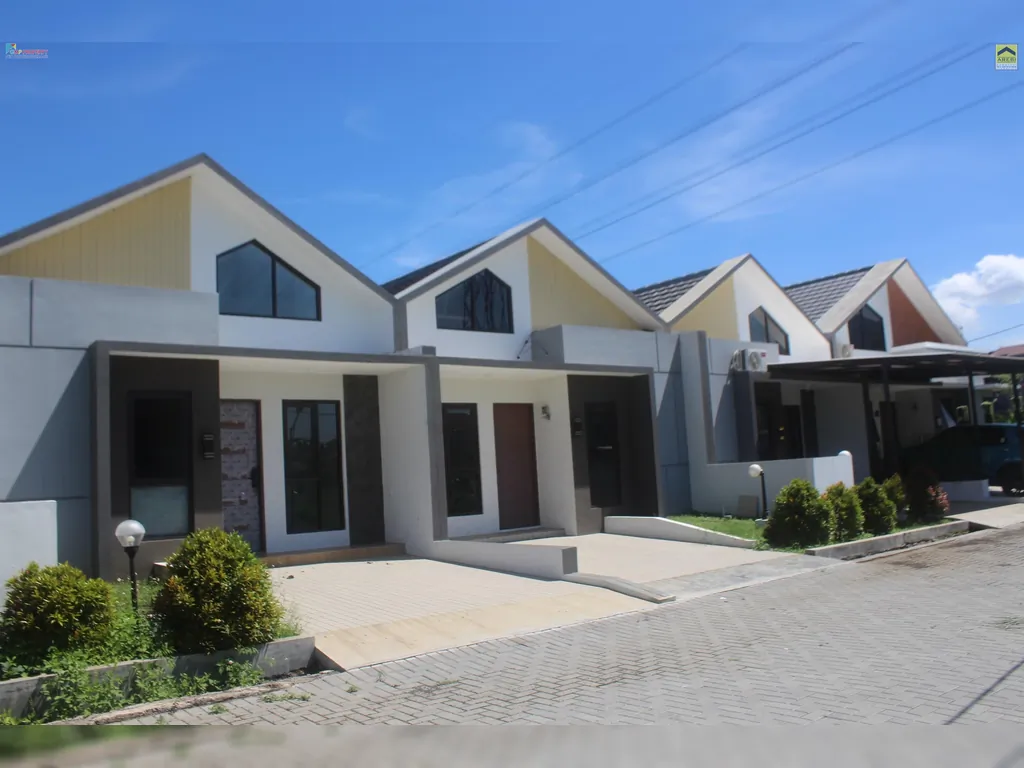 Rumah di soekarno hatta kodya bandung strategis bebas banjir