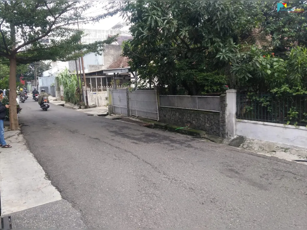 Rumah Hitung Tanah Di Pusat Kota  Bandung Lokasi Sangat Strategis