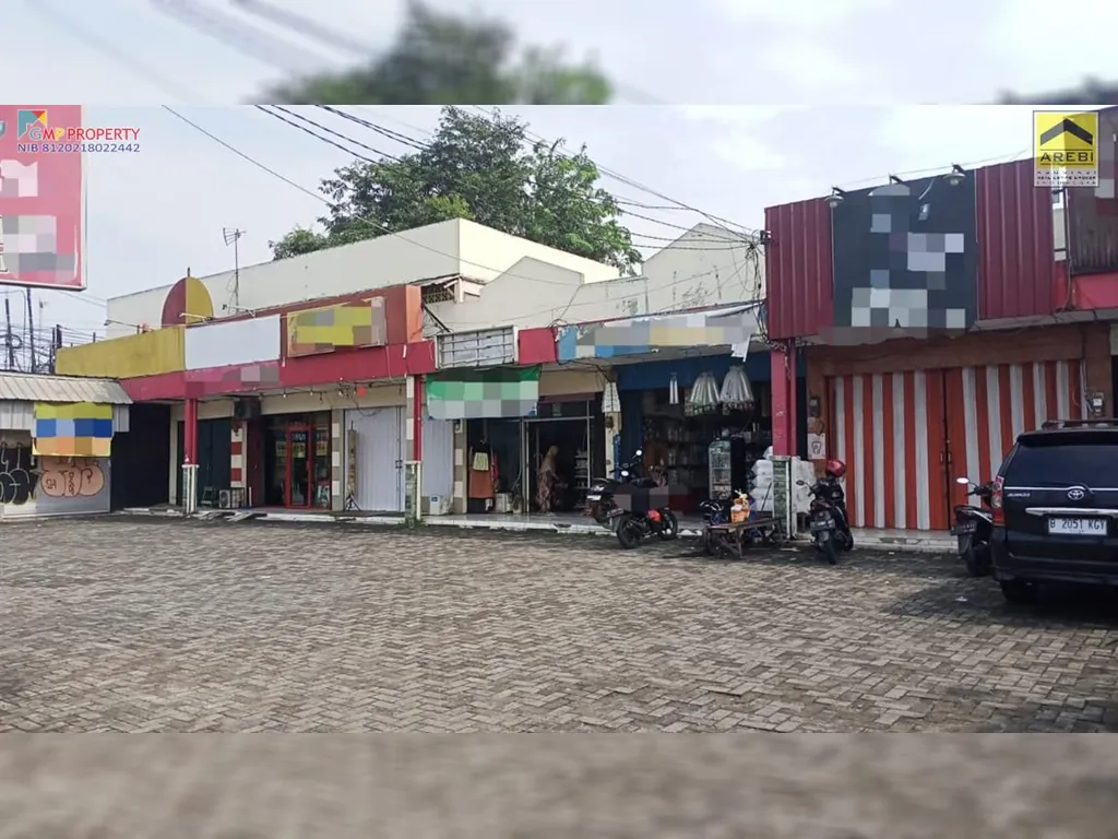 Tempat usaha lokasi di jalan raya